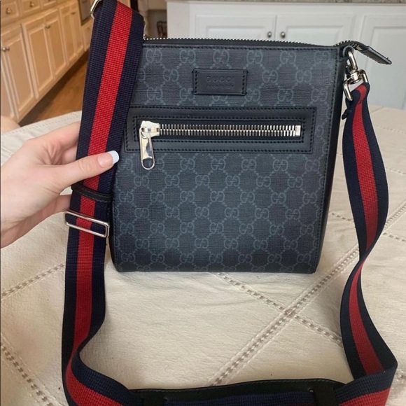 Authentic Gucci GG supreme black/ red messenger bag